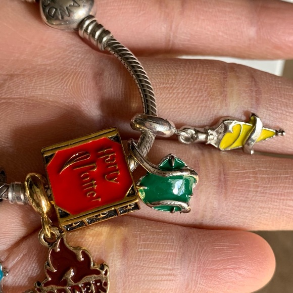 Pandora Snake Chain Heart Clasp Bracelet w/ NEW 9 Harry Potter Themed Charms EUC - Picture 7 of 11